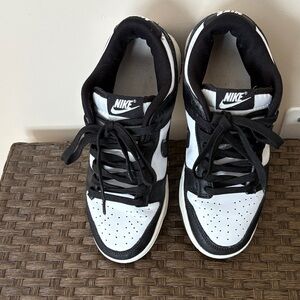 Nike Classic Black and White Low-Tops